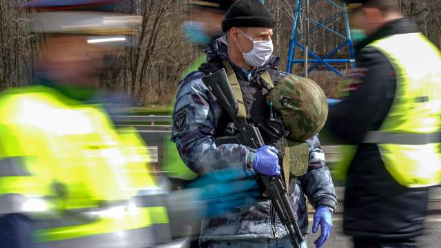 Проверка наличия цифровых пропусков на въезде в Москву