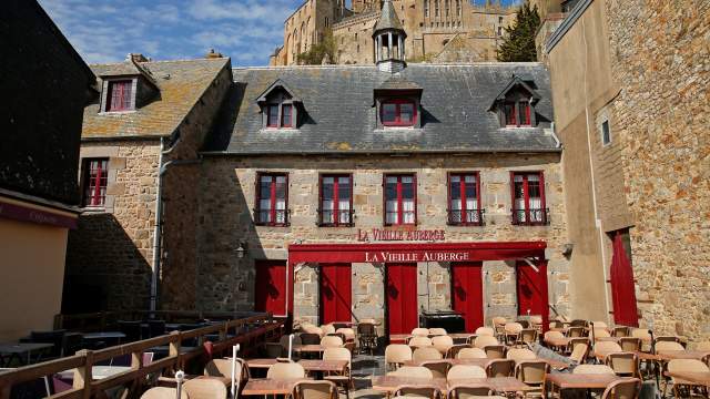 Карантин превращает Мон-Сен-Мишель в крепость-призрак