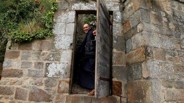 Карантин превращает Мон-Сен-Мишель в крепость-призрак