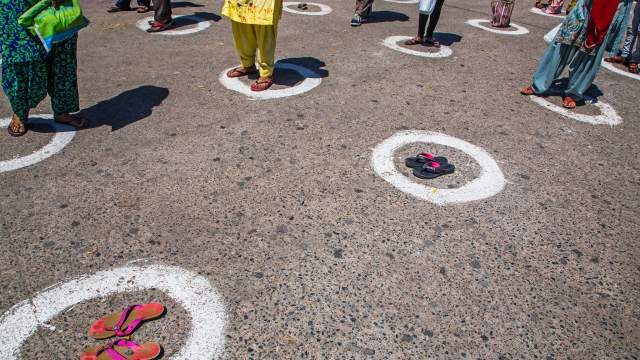 Социальная дистанция