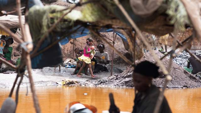 Работа на гранитном карьере