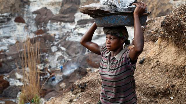 Работа на гранитном карьере