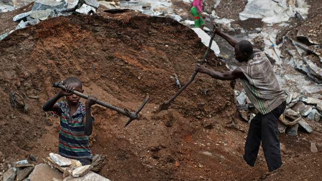 Работа на гранитном карьере