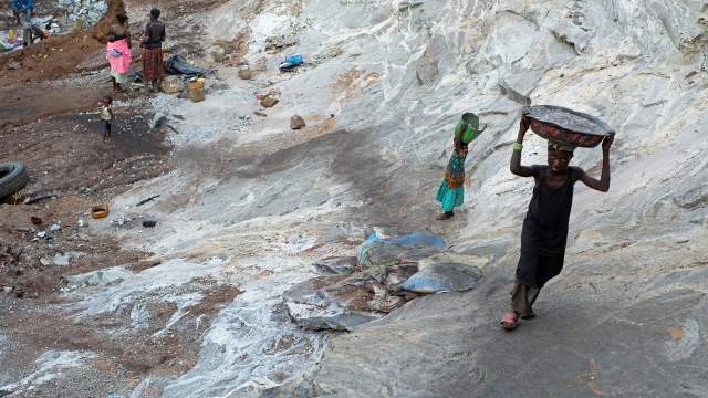 Работа на гранитном карьере