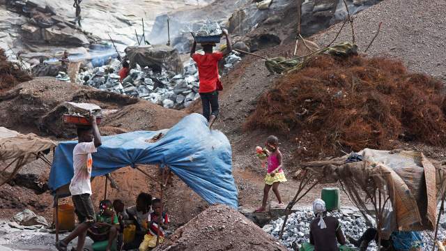 Работа на гранитном карьере