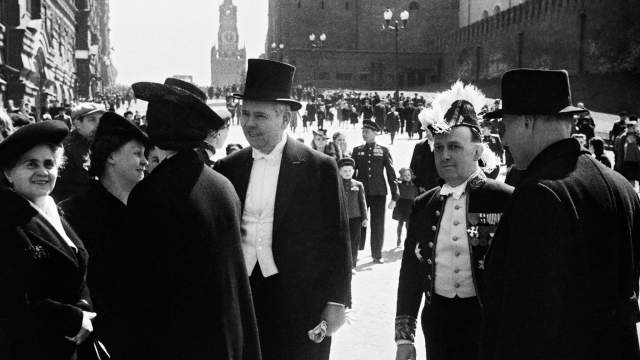 Иностранные гости, прибывшие на Парад Победы. Москва, 24 июня 1945 года.