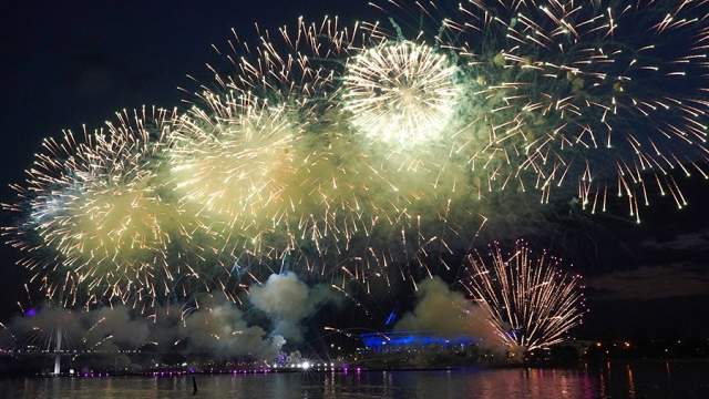 Фейерверк на празднике выпускников «Алые Паруса»