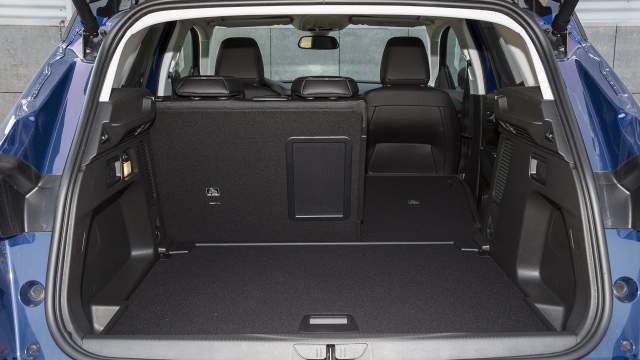 Объем багажного отделения — 514 литров, со сложенными спинками заднего дивана — 1652 литра