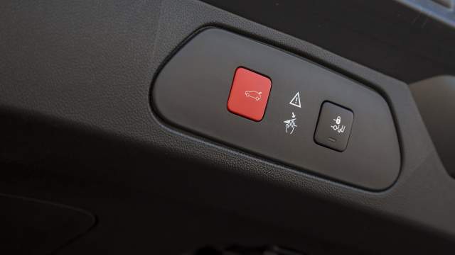 Пятую дверь можно открыть «пинком» под бампер, если руки заняты пакетами