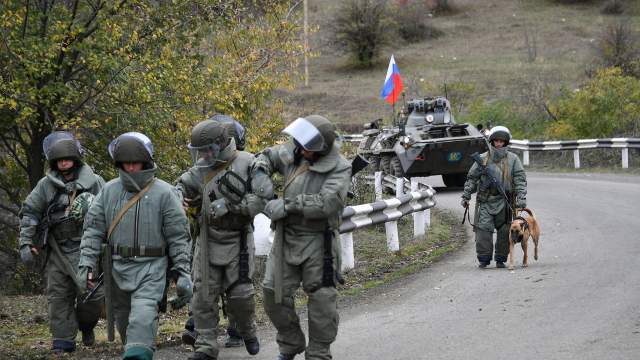 Специалисты Международного противоминного центра Минобороны России