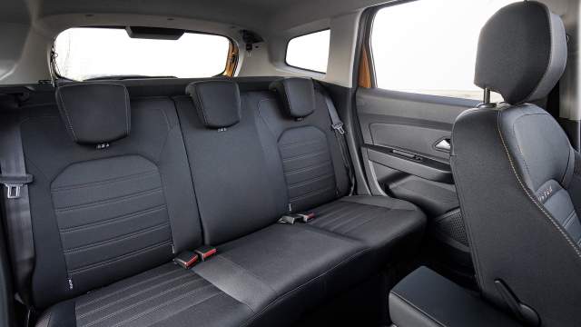 Пространство для ног на заднем ряду не изменилось