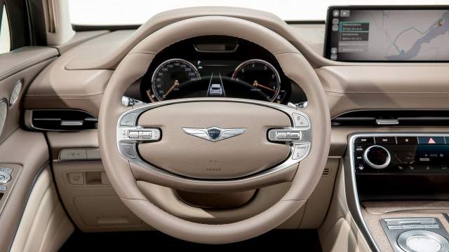 Руль делает всего 2,6 оборота от упора до упора