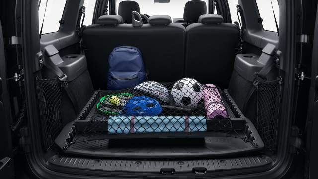 В багажнике появился органайзер с сеткой