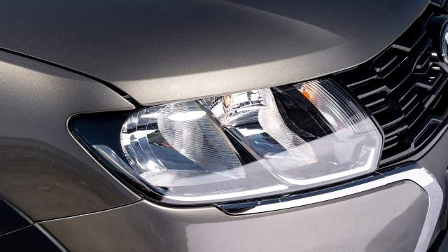 Фары от нового «Логана», с раздельными лампочками ближнего и дальнего света