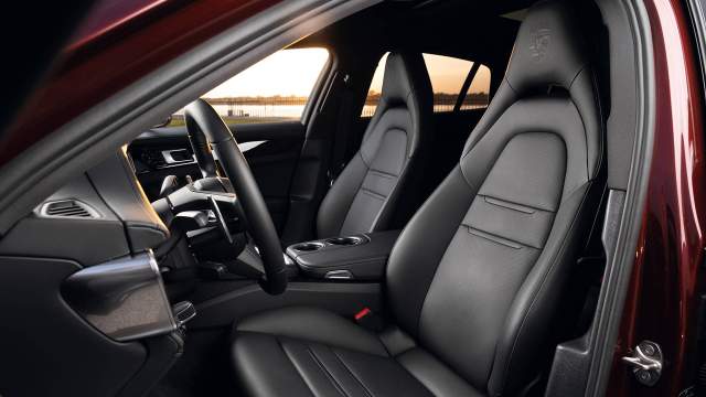 Сиденья 14-позиционные с функцией запоминания настроек