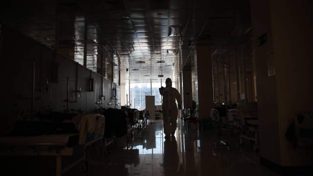 Красная зона в резервном госпитале при ГКБ им. С.С. Юдина в АТЦ Москва