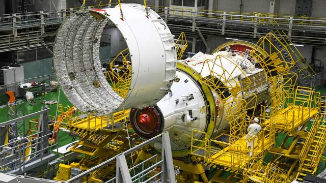 Состыковка с промежуточным отсеком