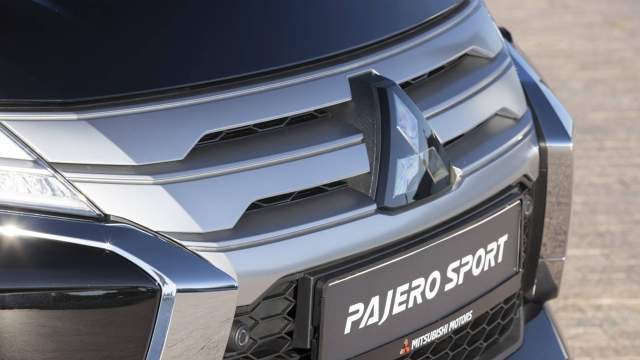 Кромка капота выше ради безопасности пешеходов