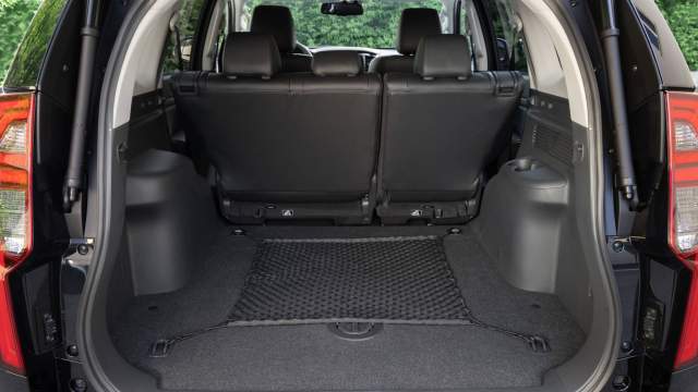 Объем багажника 673-1624 литра