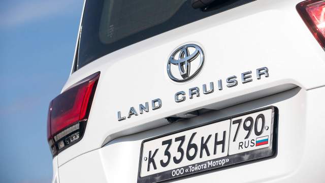 Камера заднего вида снабжена омывателем 