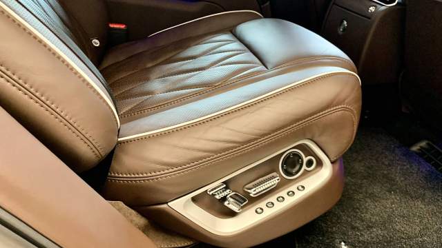 шоу-рум автомобилей Aurus