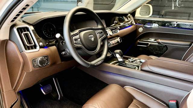 шоу-рум автомобилей Aurus