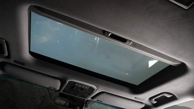 Обе топ-версии оснащены люком