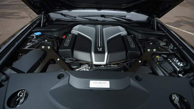 The motor can run on 95th gasoline.  Average consumption - 15.7 liters per 100 km
