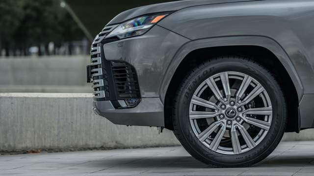 Максимальный размер колес — 22 дюйма