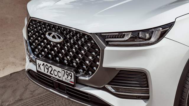 В «базе» фары светодиодные, в топовой комплектации дальний свет переключается автоматически