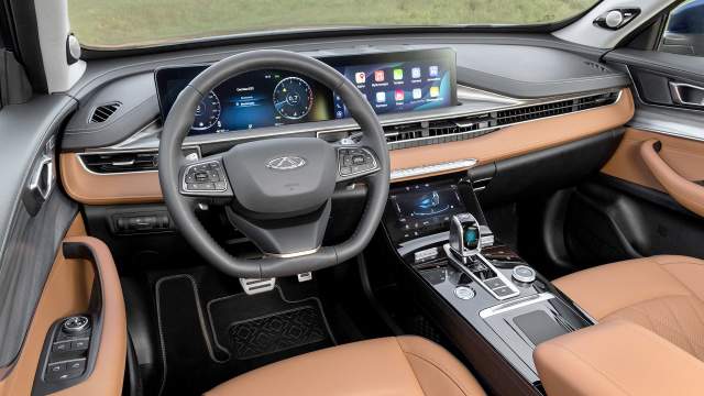 Главное отличие интерьера Tiggo 8 Pro Max — срощенные дисплеи