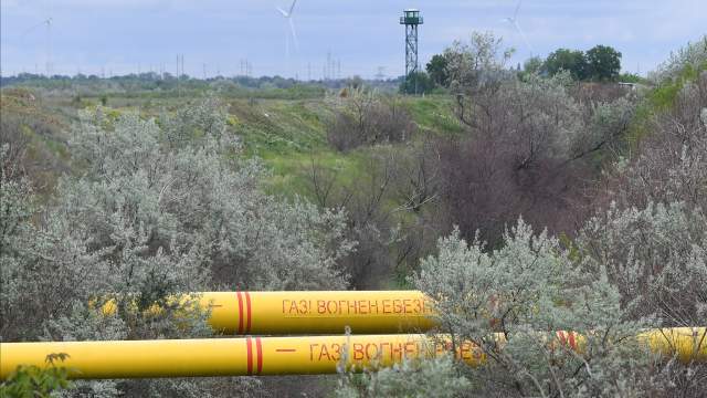 Газовые трубы над Северо-Крымским каналом в Херсонской области