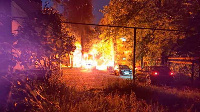 Пожар, возникший в результате обстрела центра Донецка