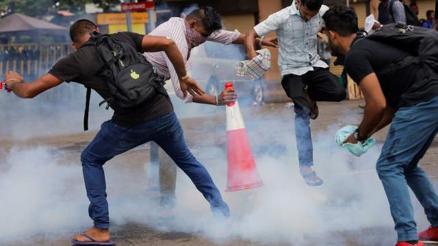 В столице Шри-Ланки продолжаются антиправительственные акции протеста из-за экономического кризиса