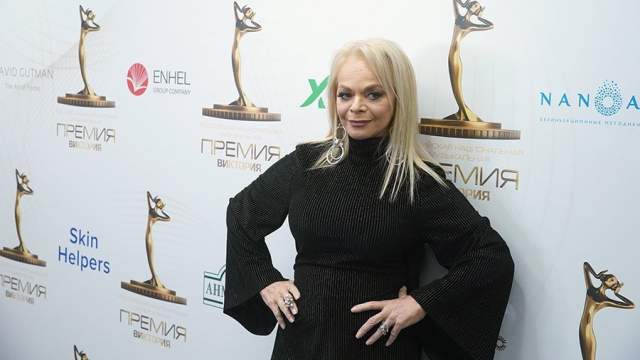 Лариса Долина