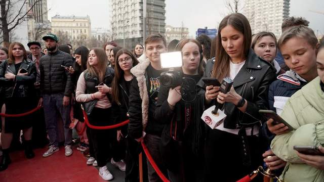 Пресса и поклонники на открытии ресторана Gucci Cafe