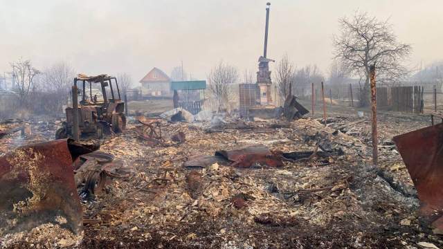 Последствия пожара в поселке Сосьва