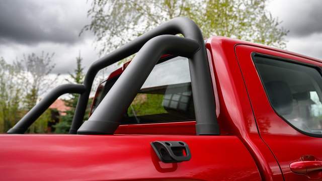 Багажная дуга доступна в топ-версии