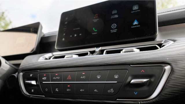 Блок климат-контроля объединен с блоком управления полным приводом