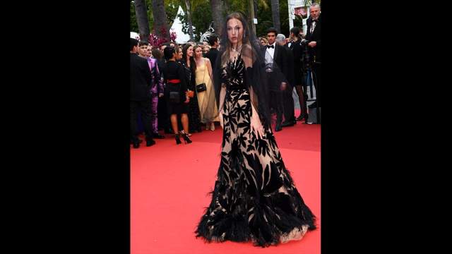  Мерьем Узерли