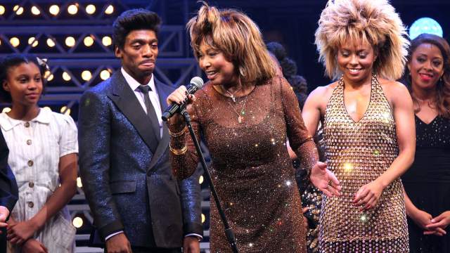 Тина Тернер и Эдриэнн Уоррен во время премьеры мюзикла «Тина — Тина Тернер» в нью-йоркском театре Лант-Фонтан, 7 ноября 2019 года