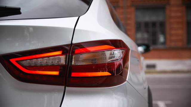 Задние фонари тоже светодиодные, за исключением указателя поворота