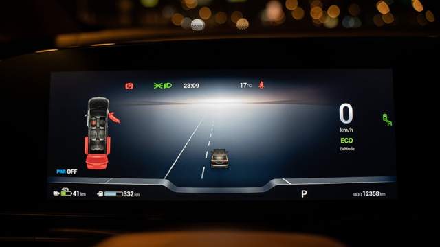 Дизайн приборной панели может быть минималистичным