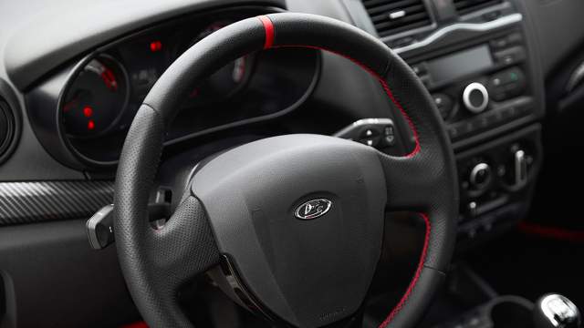 Количество оборотов руля снижено с 3,2 до 2,8