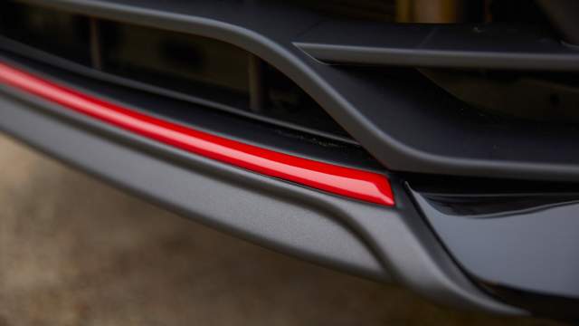 Сплиттер улучшает аэродинамику