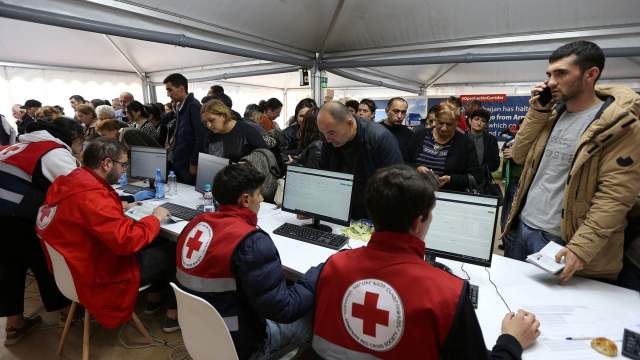 Люди покидают Нагорный Карабах