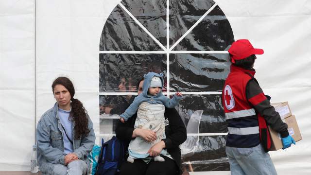 Люди покидают Нагорный Карабах