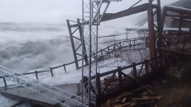 Шторм в Крыму