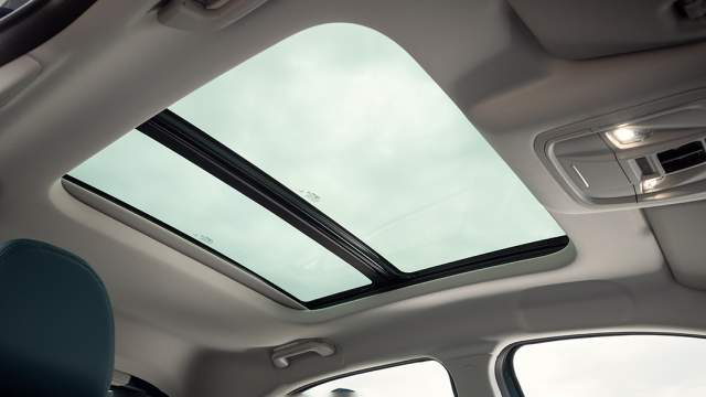 Люк автоматический закрывается на высокой скорости