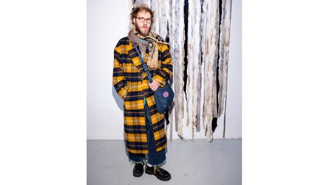 Рома Уваров